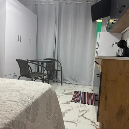 Apartment Modern Mareverde In *